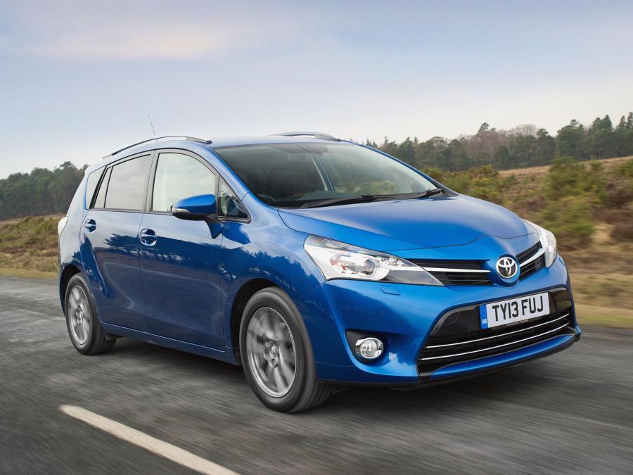  Toyota Verso 2013 года  (UK) (фото 8 из 27)